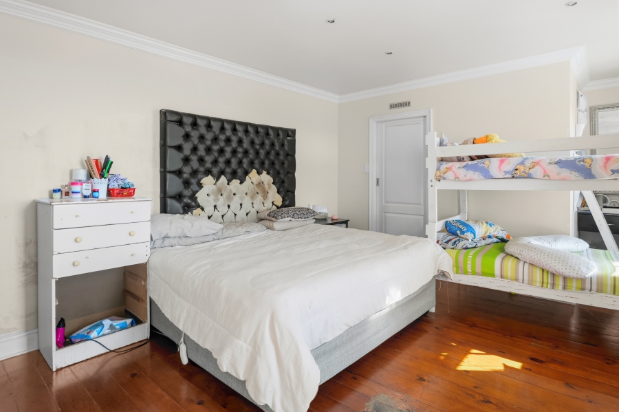8 Bedroom Property for Sale in Walmer Estate Western Cape